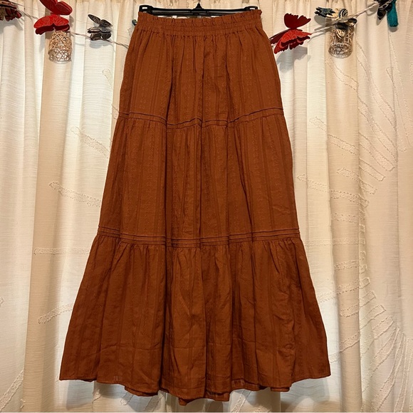 Universal Thread Dresses & Skirts - NWOT Universal Thread smocked waist embroidered orange midi skirt